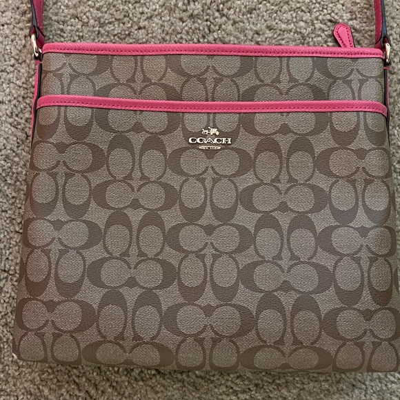 Like New Coach Crossbody! - Picture 2 of 6